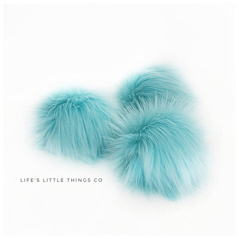 Cotton Candy Pom *Soft aqua color throughout *Medium length fur (approximately 2") *Full look