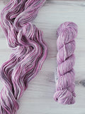 Super-soft merino fiber and variegated color makes Spuntaneous Worsted Effects a cuddly yarn and a statement piece. This is a single ply yarn.