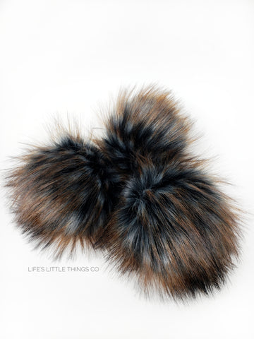 A fun, modern touch to your knitwear.  Make a STATEMENT with a faux fur poof.  Each pom is handmade with high quality faux fur (vegan). Price is for 1 Tricorn Faux Fur Pom Pom