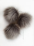 LIMITED-Oyster Faux Fur Pom