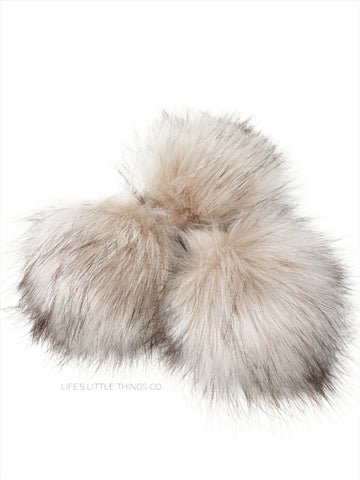 Faux Fur Pom Pom Snow, Snap Closure – Wool and Company