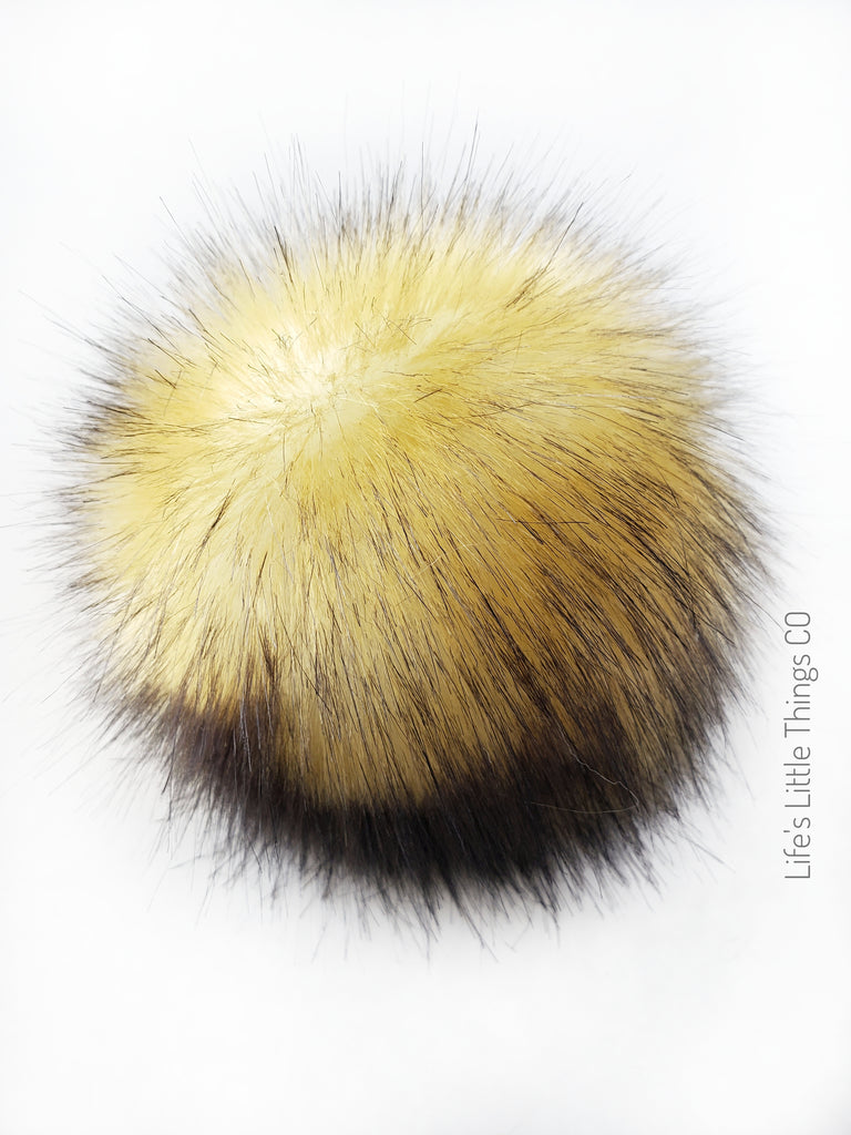 Faux Fur Pom Pom Goldfinch, Snap Closure